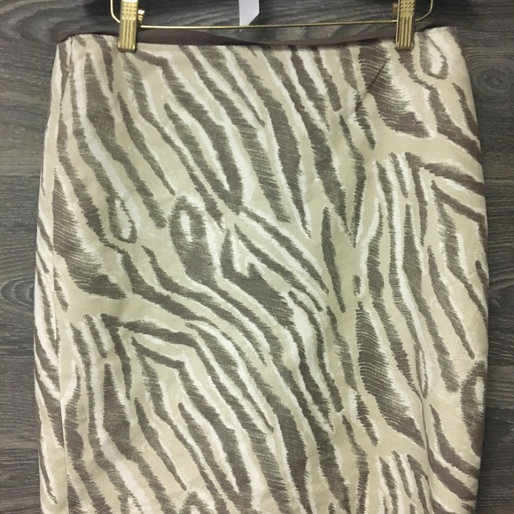 LOFT Zebra cream taupe pencil print skirt Size 6 - Picture 6 of 6